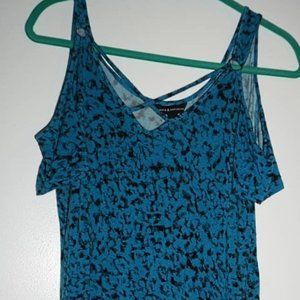 Rock & Republic cold shoulder shirt